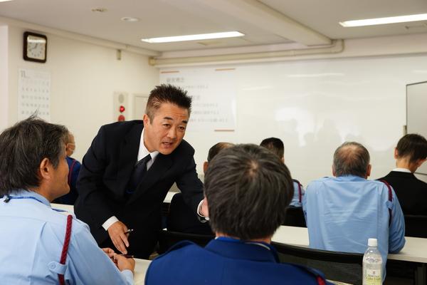 新任の方は、3日間の研修を受けていただきます。