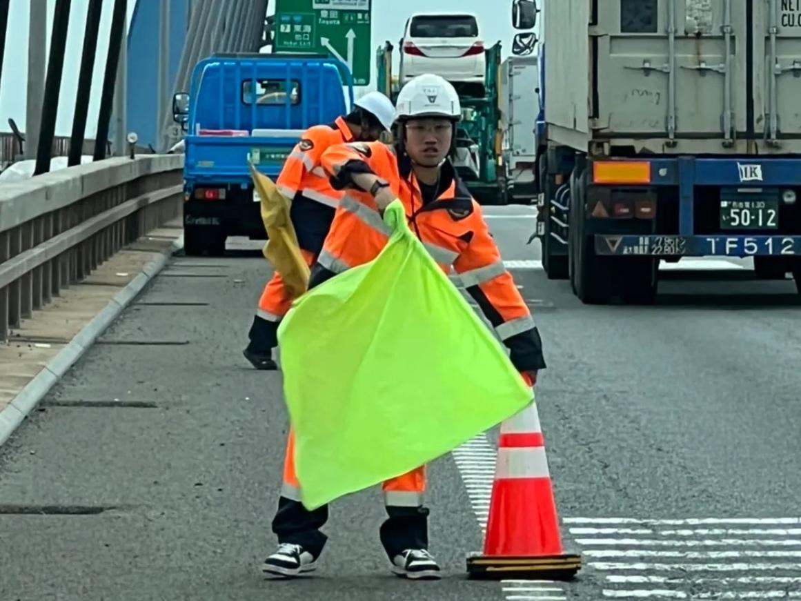 路肩規制の車両誘導